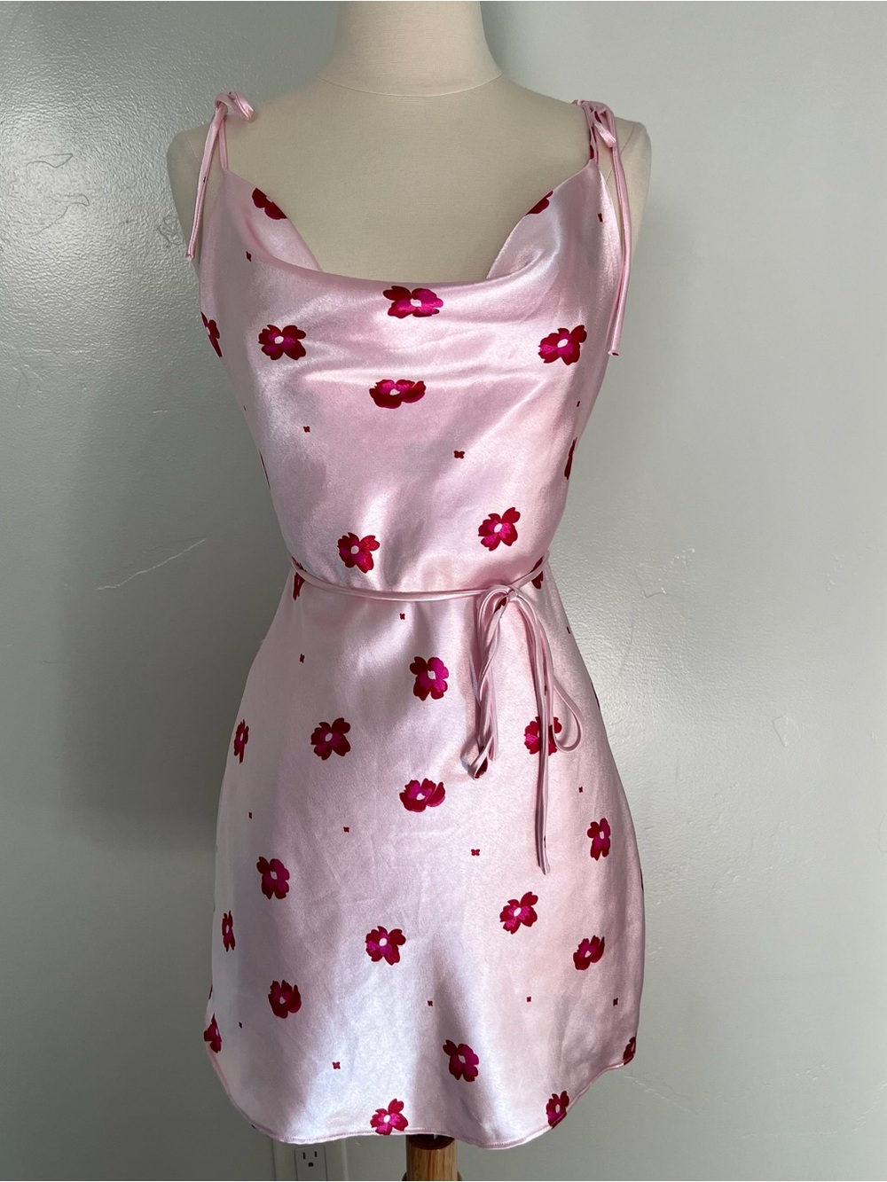 White Fox Boutique Pink Floral Satin Tie Strap Cowl Neck Mini Dress Size XS